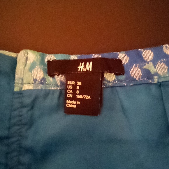 H&M blue, turquoise, and silver mini skirt size 8 - Picture 5 of 6